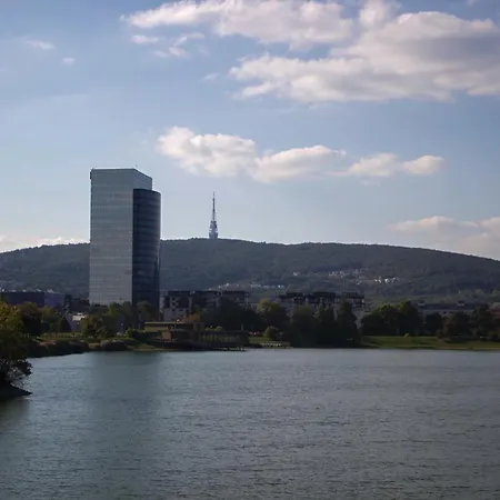 Fresh & Parking 公寓 *